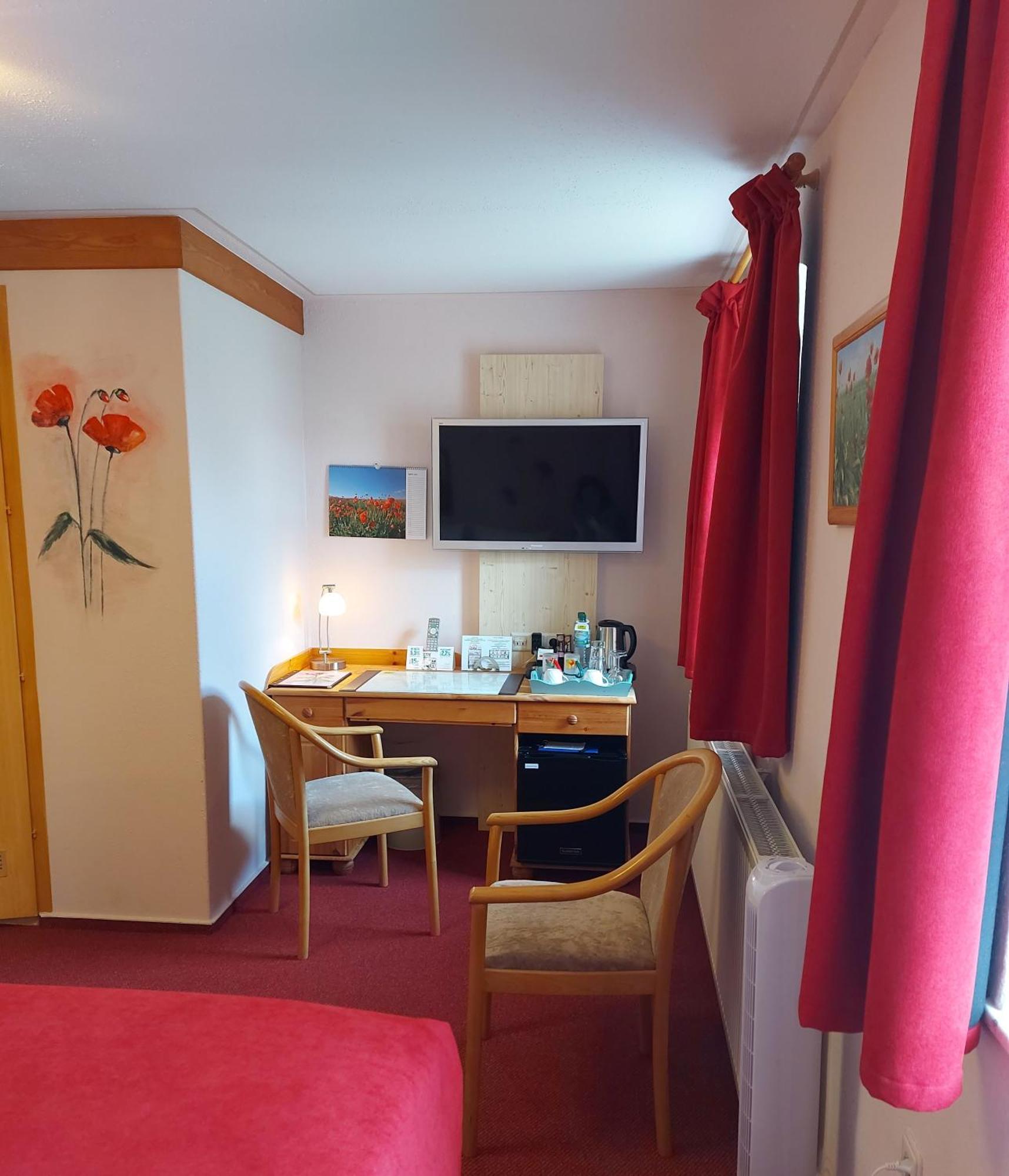 Logis L Auberge Gutshof 比绍夫斯韦尔达 外观 照片